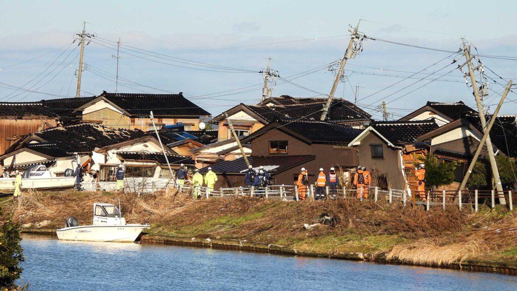 能登半島地震 鵜飼川河口と捜索隊