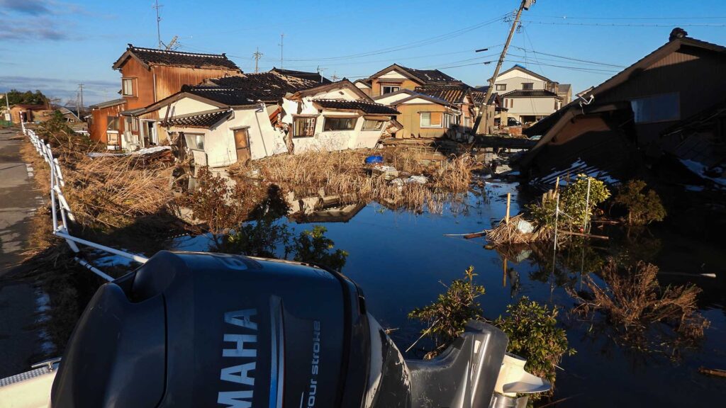 能登半島地震 残る津波の後の水たまり