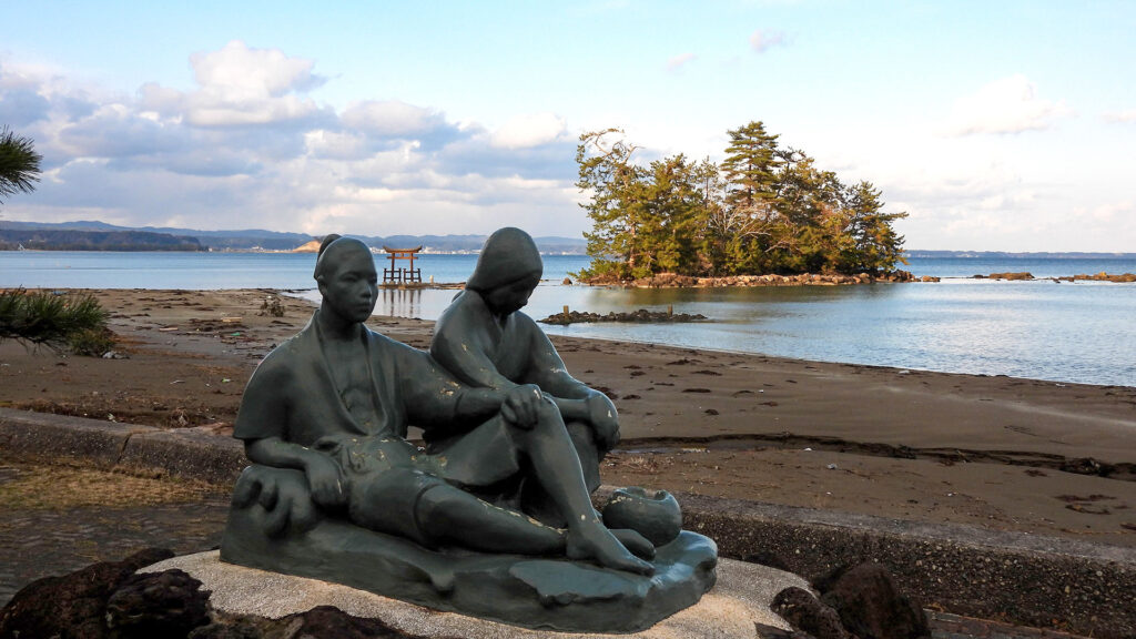 能登半島地震 恋路海岸にある恋路物語の助三郎と鍋乃の銅像も津波に洗われたようです。