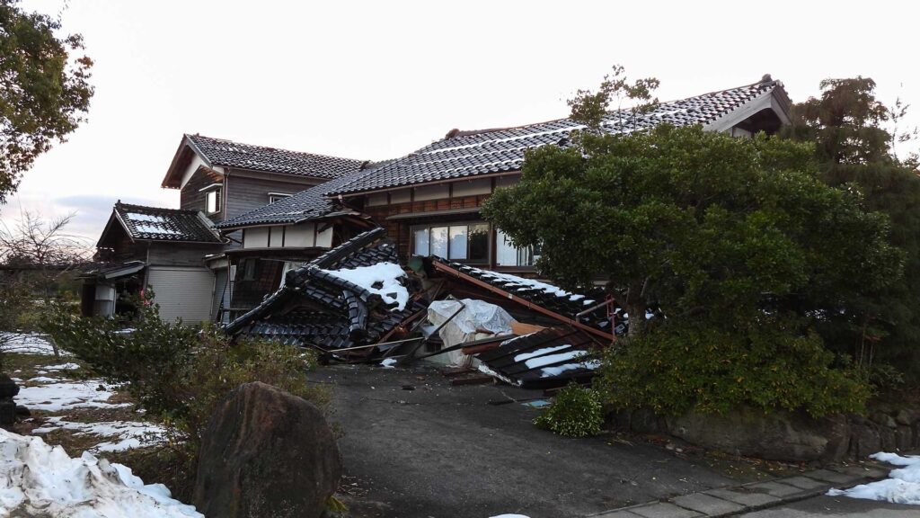 能登半島地震 地震の揺れで柱との結合が緩む